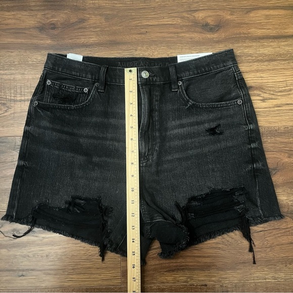 NWT American Eagle Highest Rise 90s Boyfriend Denim Short Black Distressed 12 - Picture 4 of 9